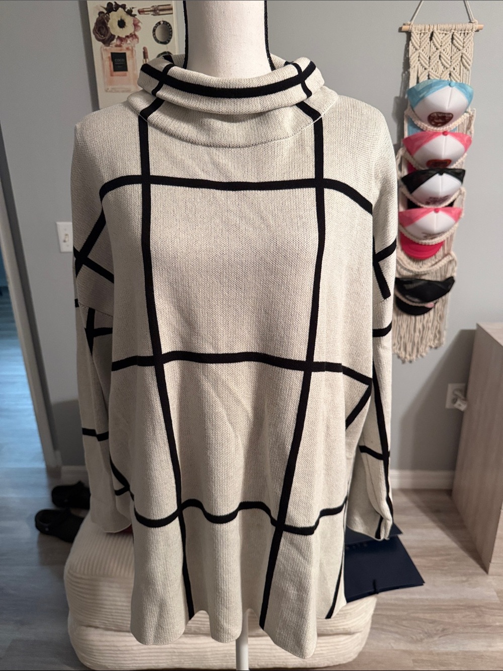 Planet by Lauren G cowl neck sweater one size